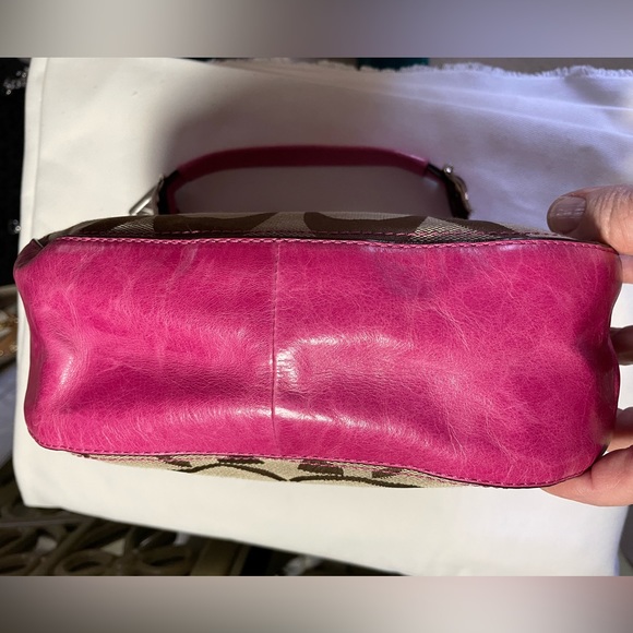 NWT COACH HANDBAG SV/Khaki/Magenta.  Shoulder strap included. - Picture 3 of 12